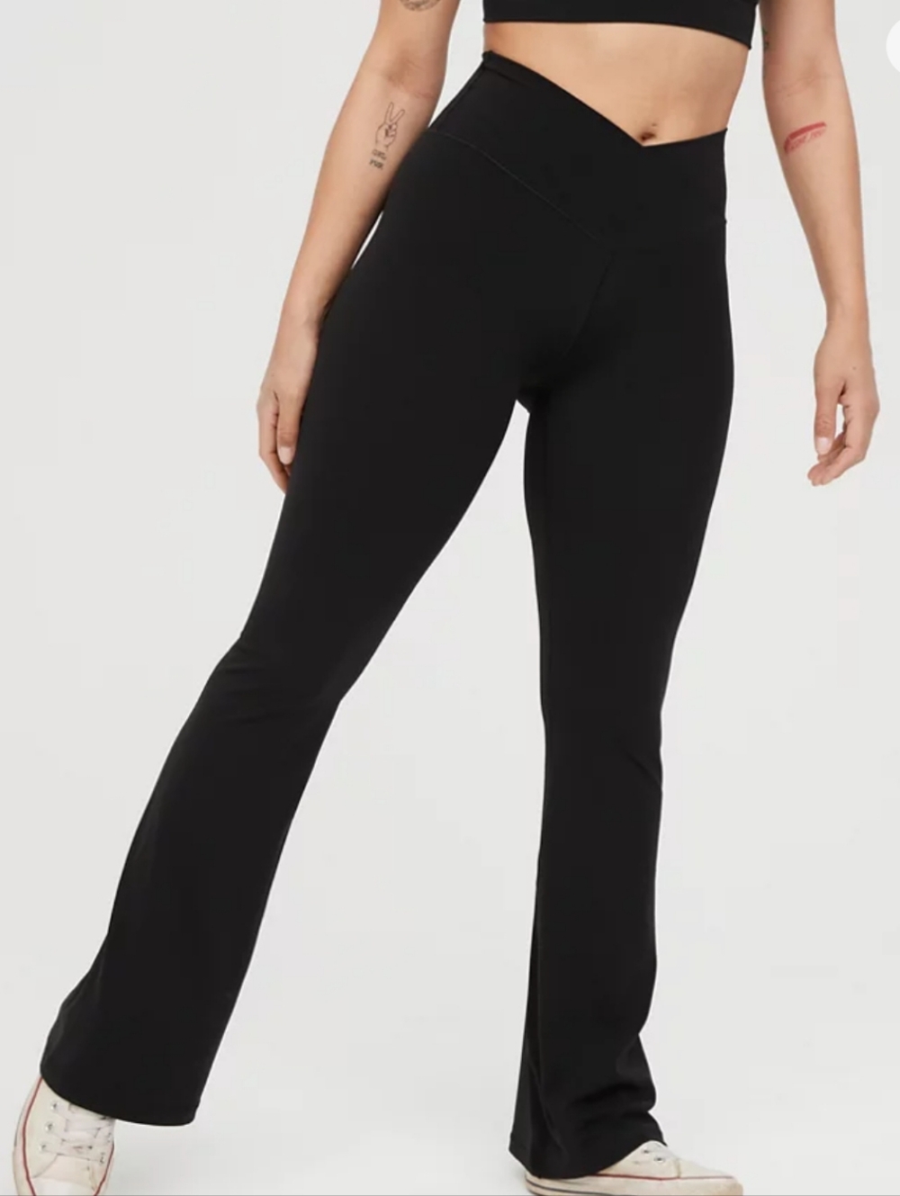 Offline By Aerie Size M Black High-Rise Flare Leggings